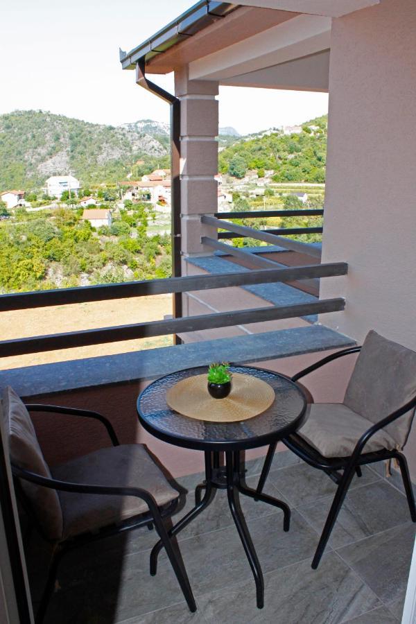 Sunny Side Apartments Rijeka Crnojevića Εξωτερικό φωτογραφία