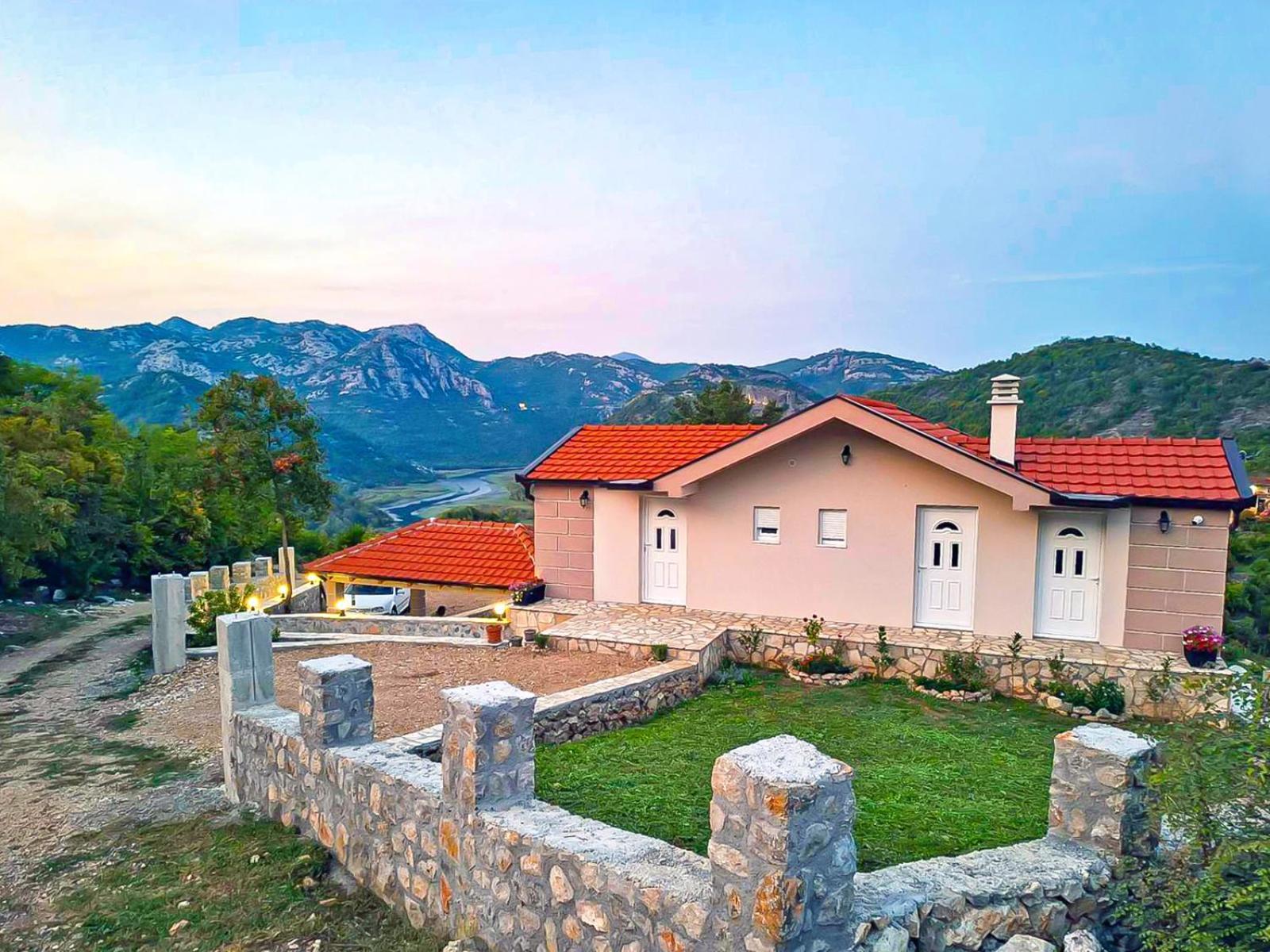 Sunny Side Apartments Rijeka Crnojevića Εξωτερικό φωτογραφία