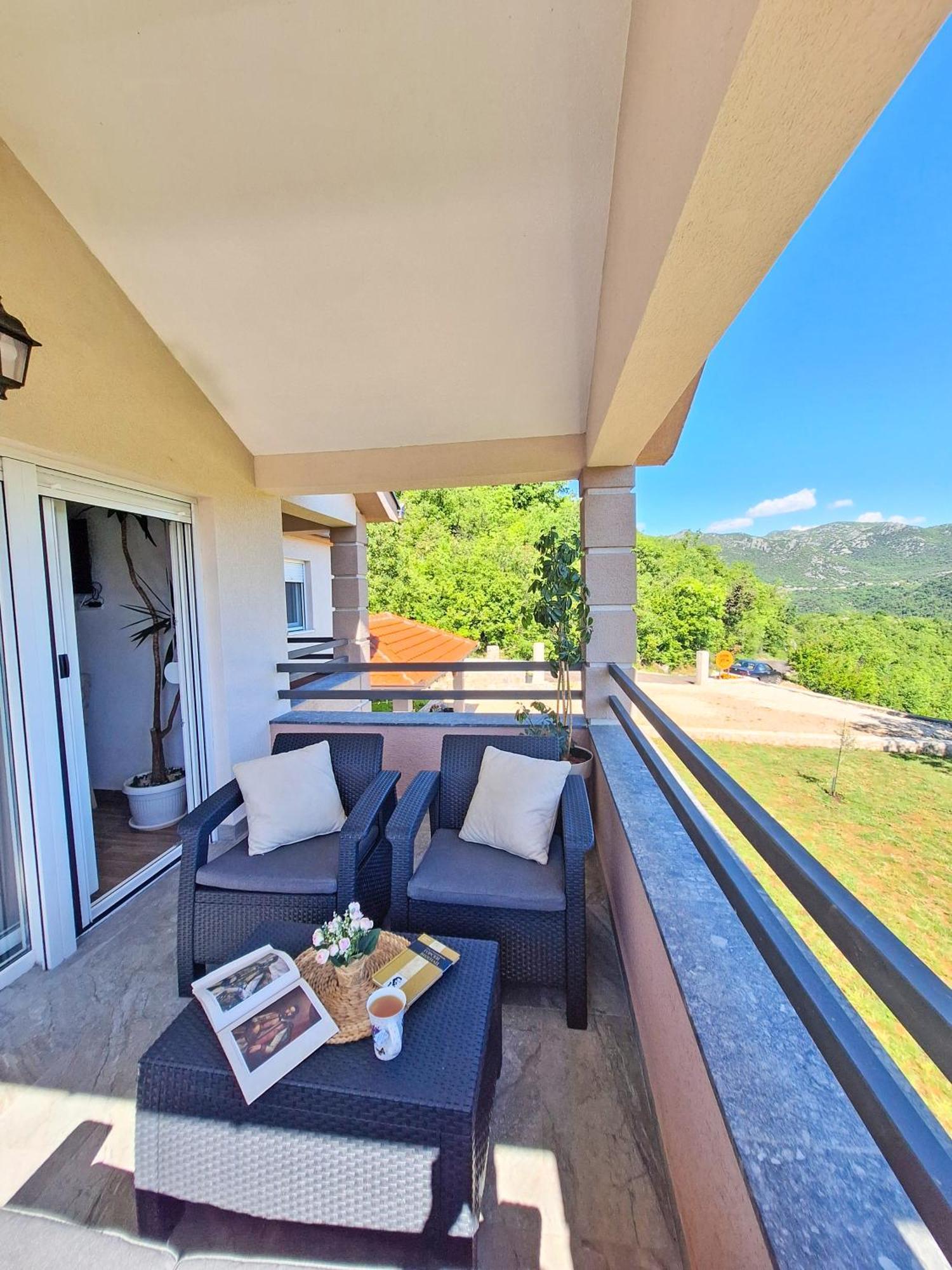 Sunny Side Apartments Rijeka Crnojevića Εξωτερικό φωτογραφία